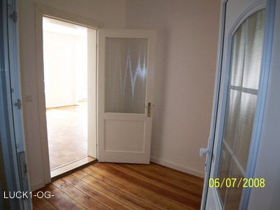 Ansicht Wohnungstür Richtung Flur / Wohnzimmer